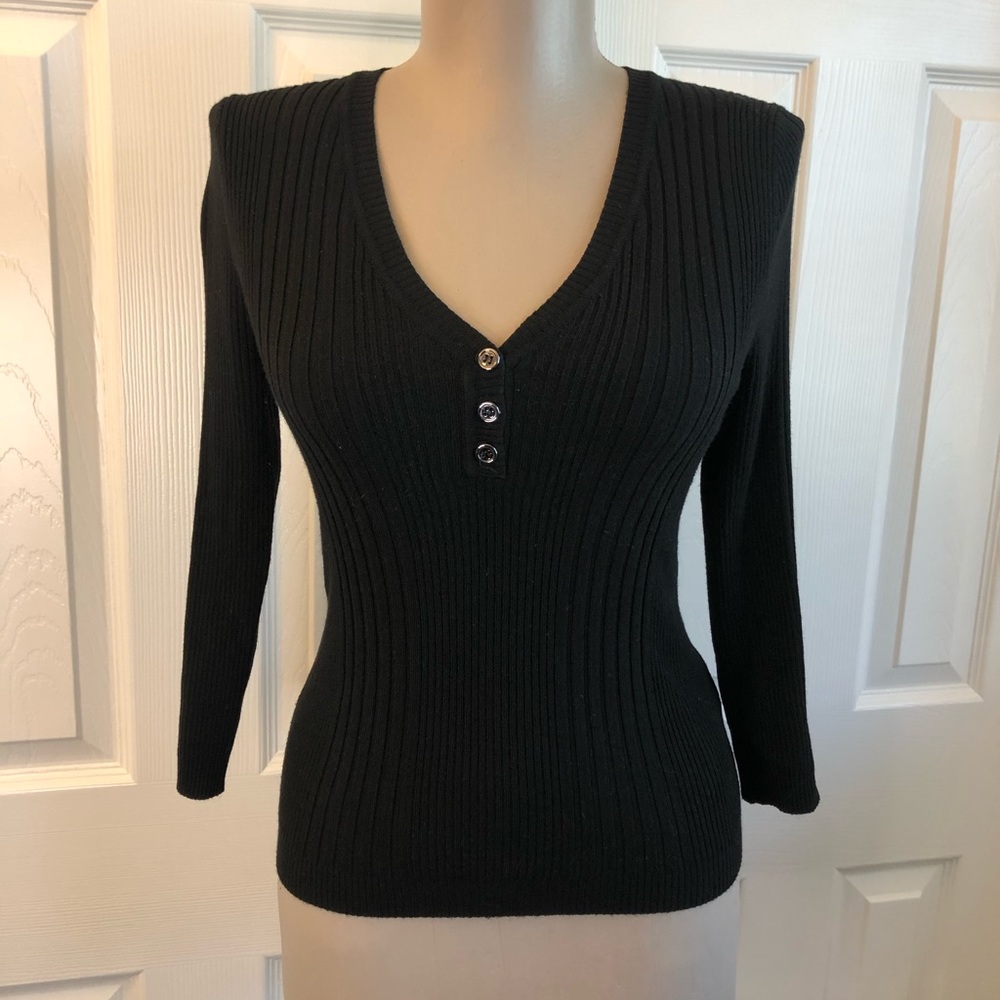 Black v neck top F21